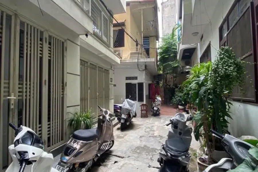 NHÀ ĐẸP LÔ GÓC, CÁCH PHỐ ĐÊ LA THÀNH NHỎ CHỈ 20M - 26M2 X 5 TẦNG - NHỈNH 6 TỶ